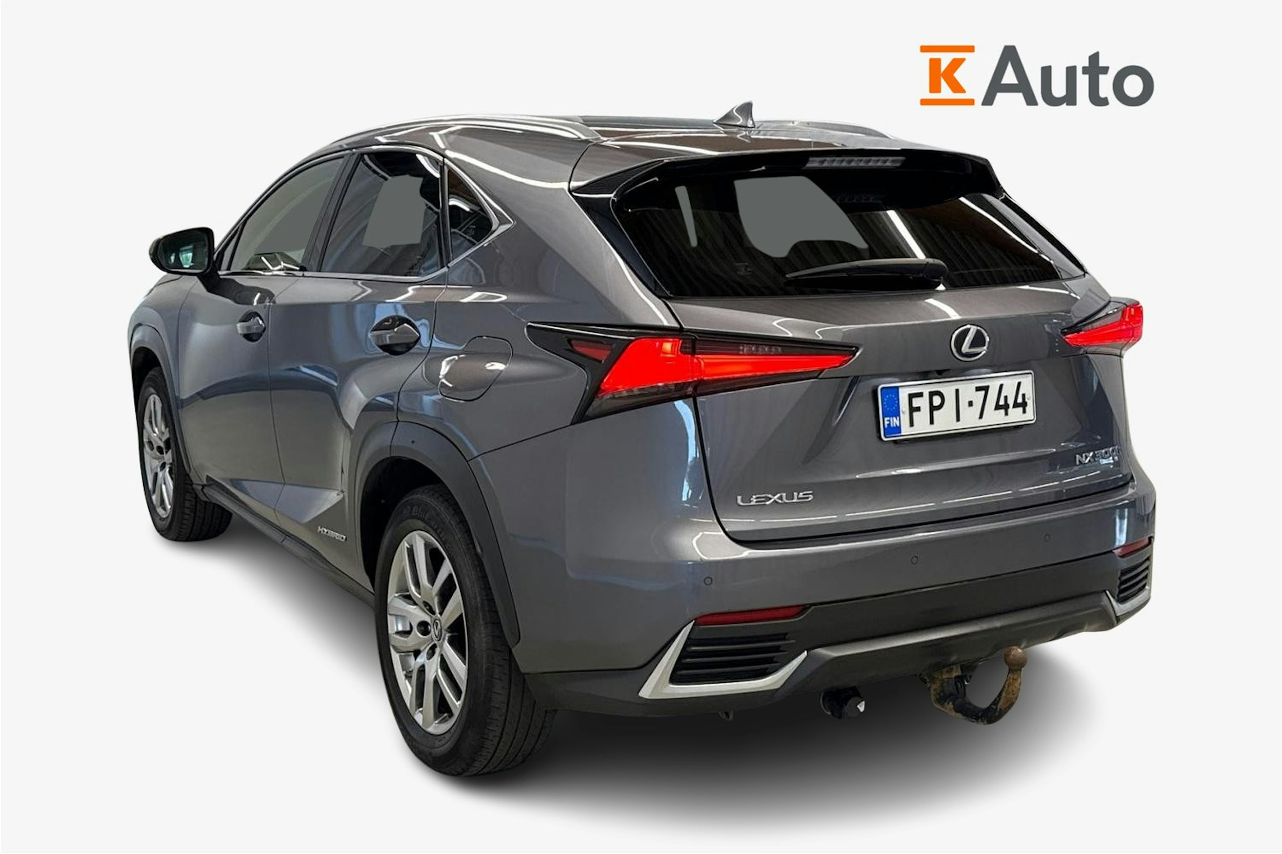 harmaa Lexus NX 2017 kuva 2.
