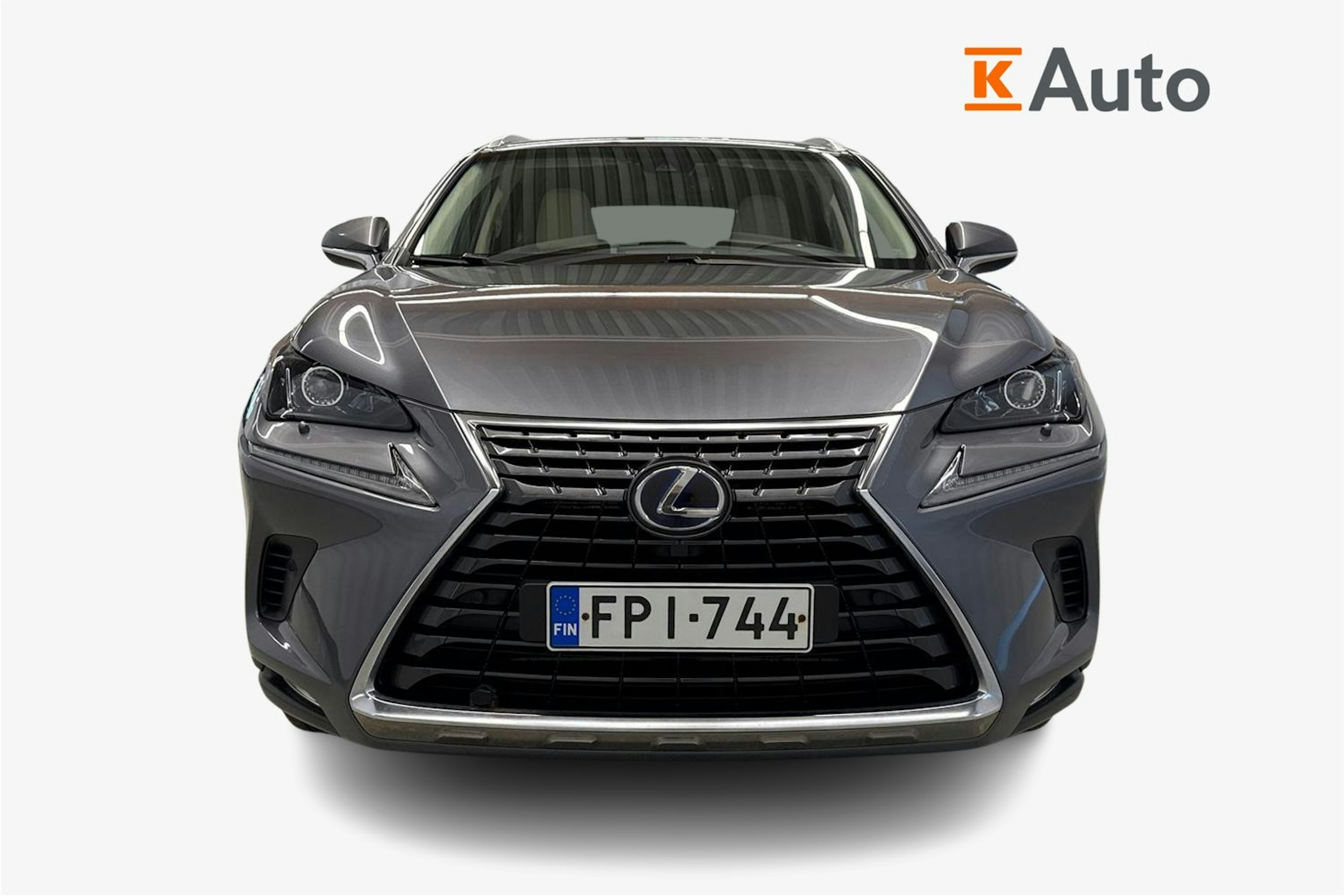 harmaa Lexus NX 2017 kuva 5.