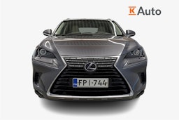 harmaa Lexus NX 2017 kuva 5.