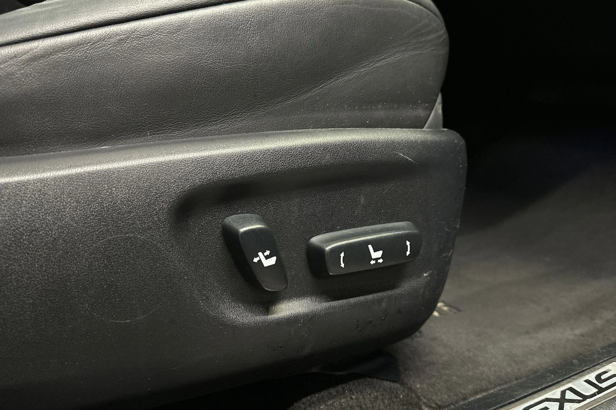 Sininen Lexus NX 2017 kuva 16.