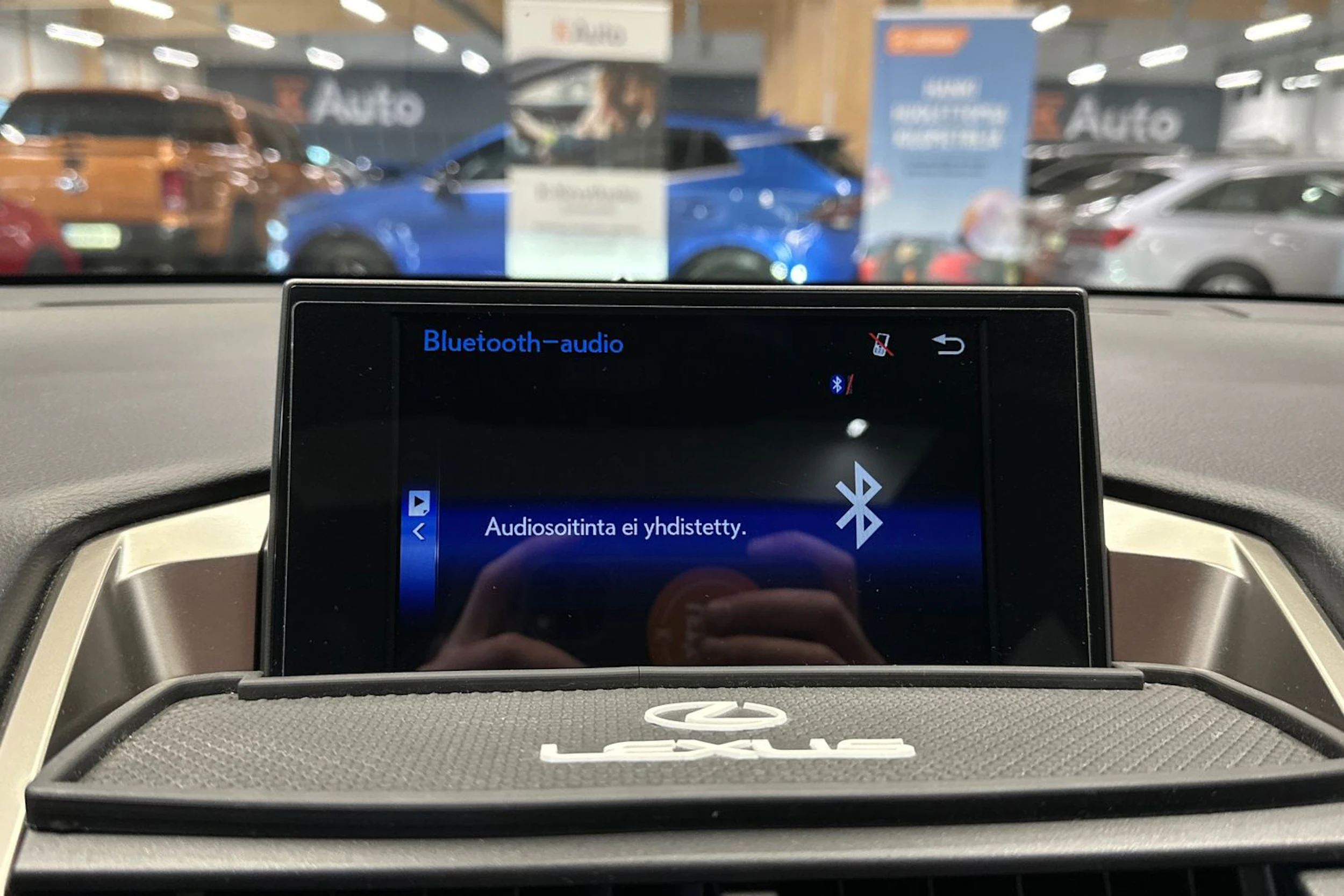 Sininen Lexus NX 2017 kuva 20.