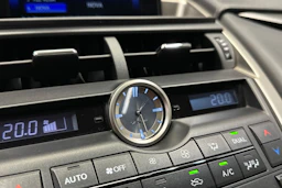 Sininen Lexus NX 2017 kuva 22.