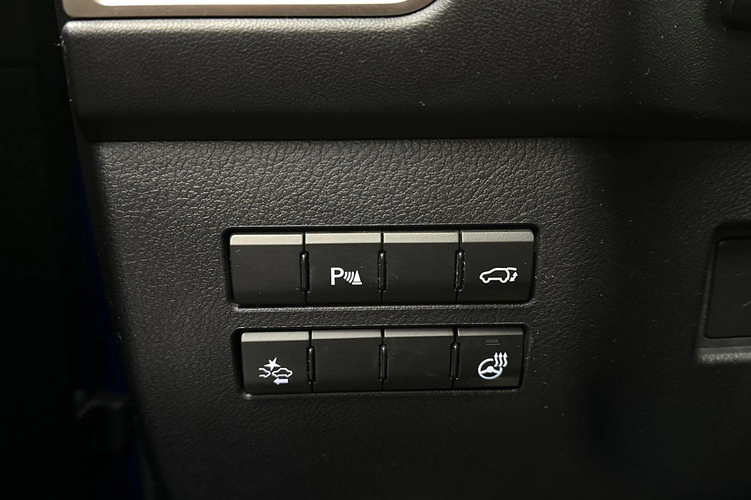 Sininen Lexus NX 2017 kuva 28.