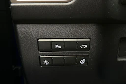 Sininen Lexus NX 2017 kuva 28.