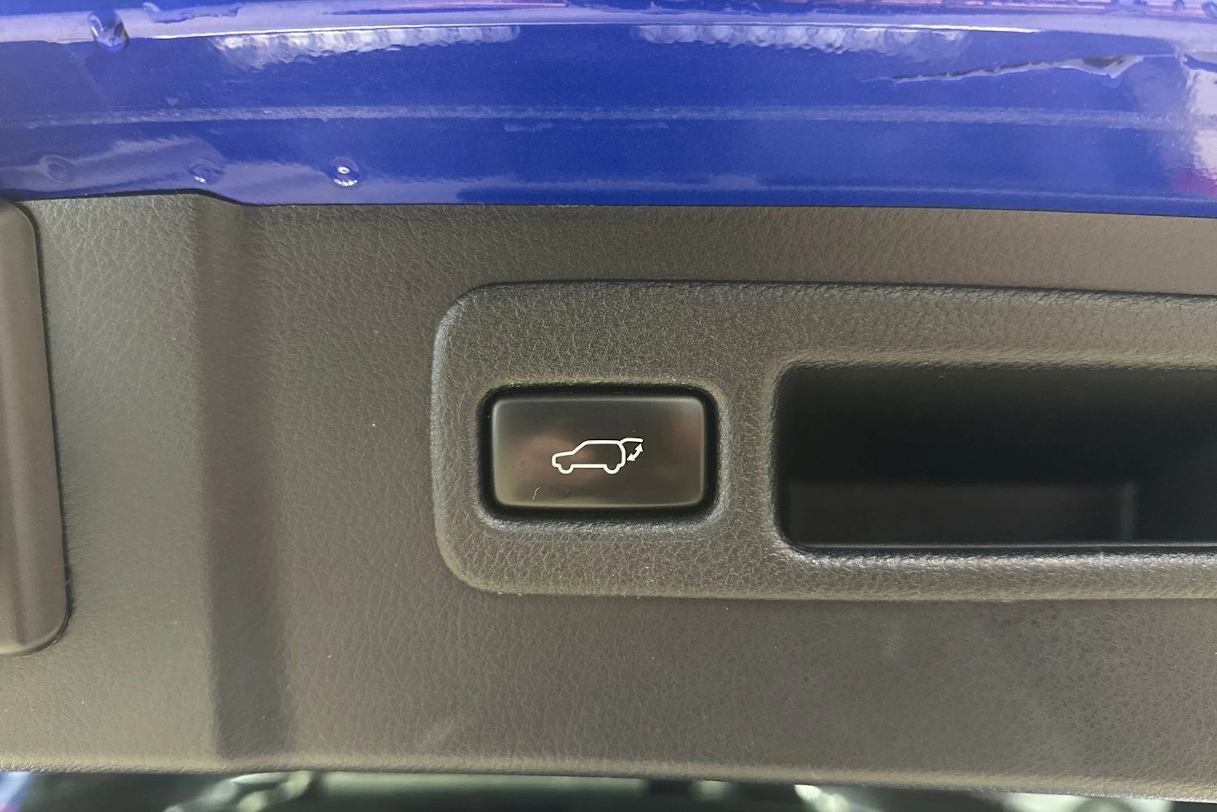 Sininen Lexus NX 2017 kuva 31.