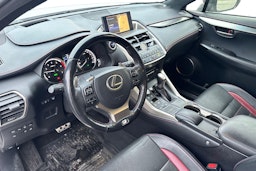 valkoinen Lexus NX 2017 kuva 3.