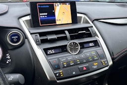 valkoinen Lexus NX 2017 kuva 9.