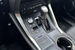 valkoinen Lexus NX 2017 kuva 10.