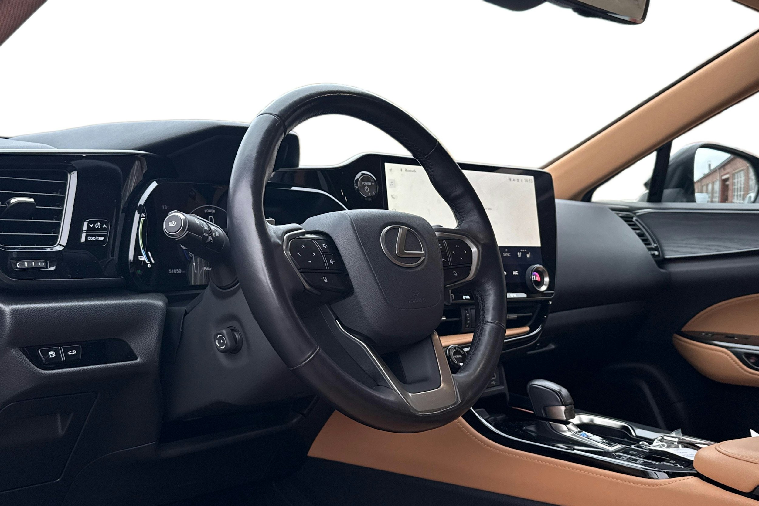 musta Lexus NX 2022 kuva 3.