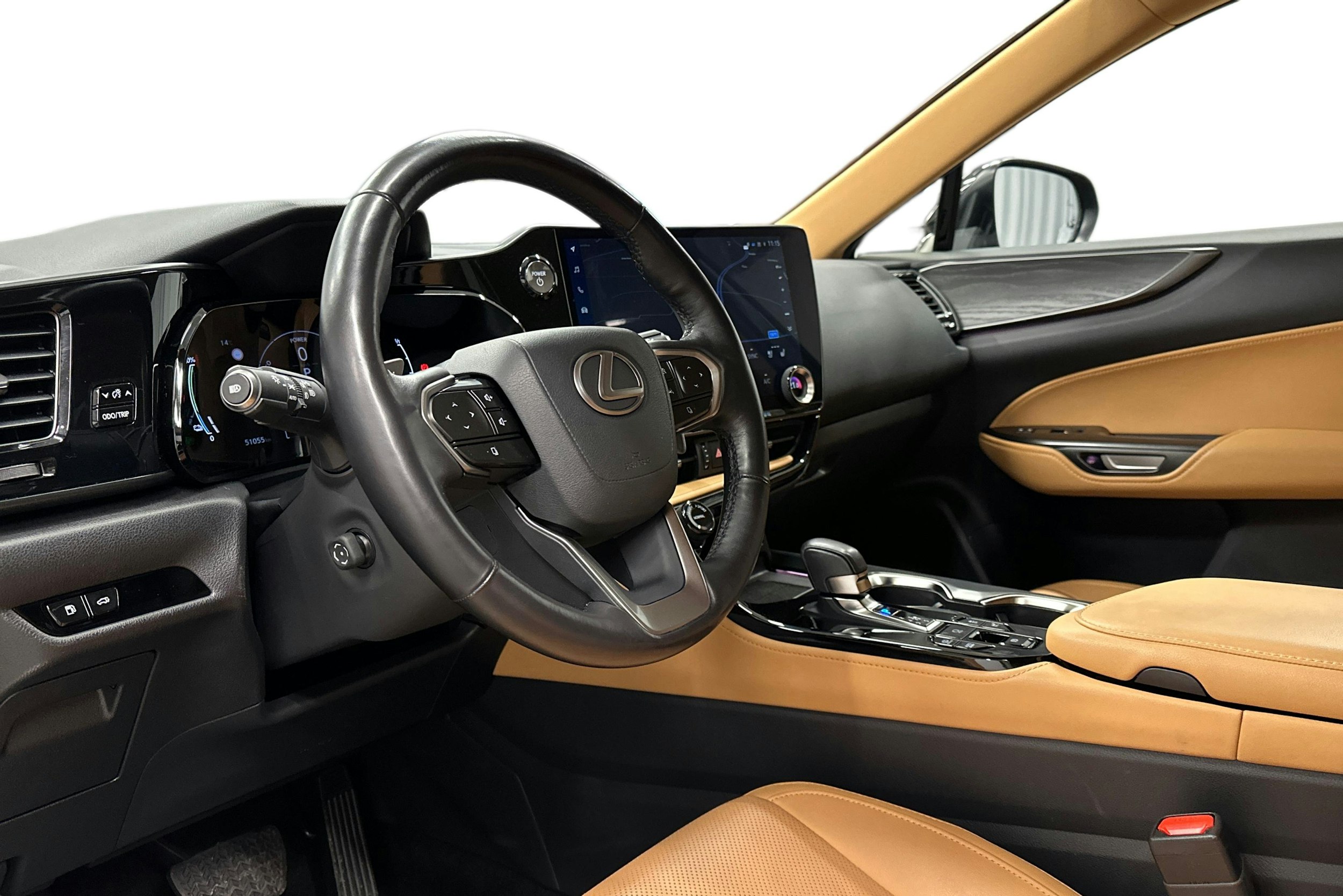 musta Lexus NX 2022 kuva 7.