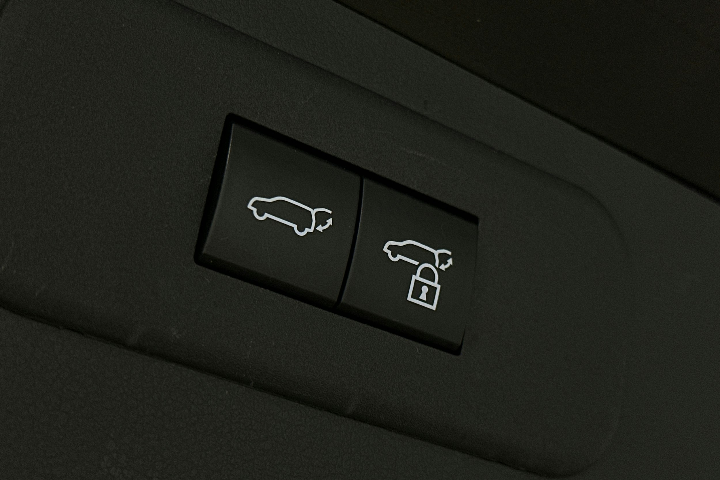 musta Lexus NX 2022 kuva 15.