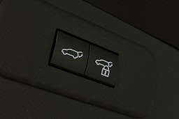 musta Lexus NX 2022 kuva 15.