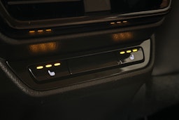 musta Lexus NX 2022 kuva 16.