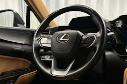 musta Lexus NX 2022 kuva 21.