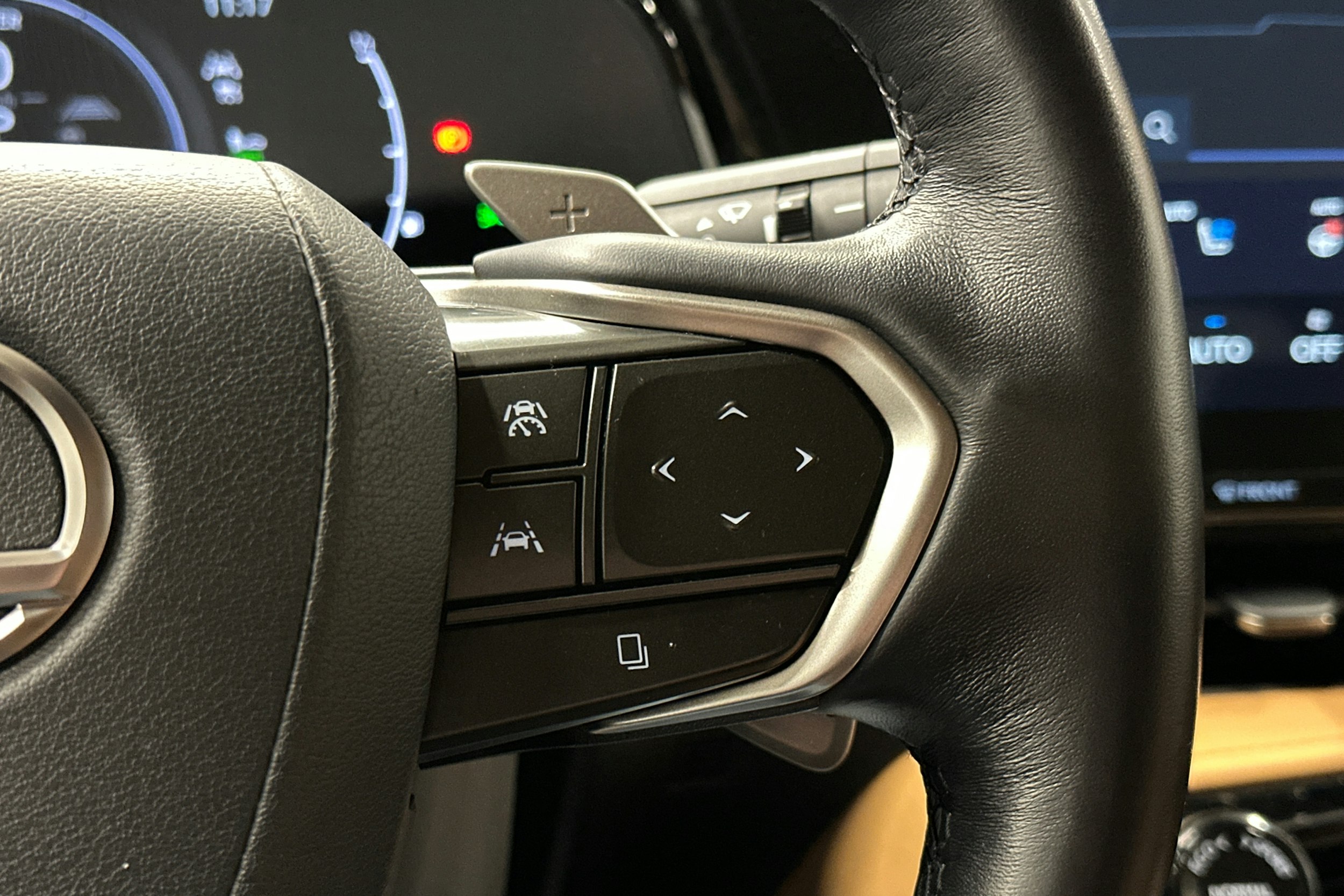 musta Lexus NX 2022 kuva 23.