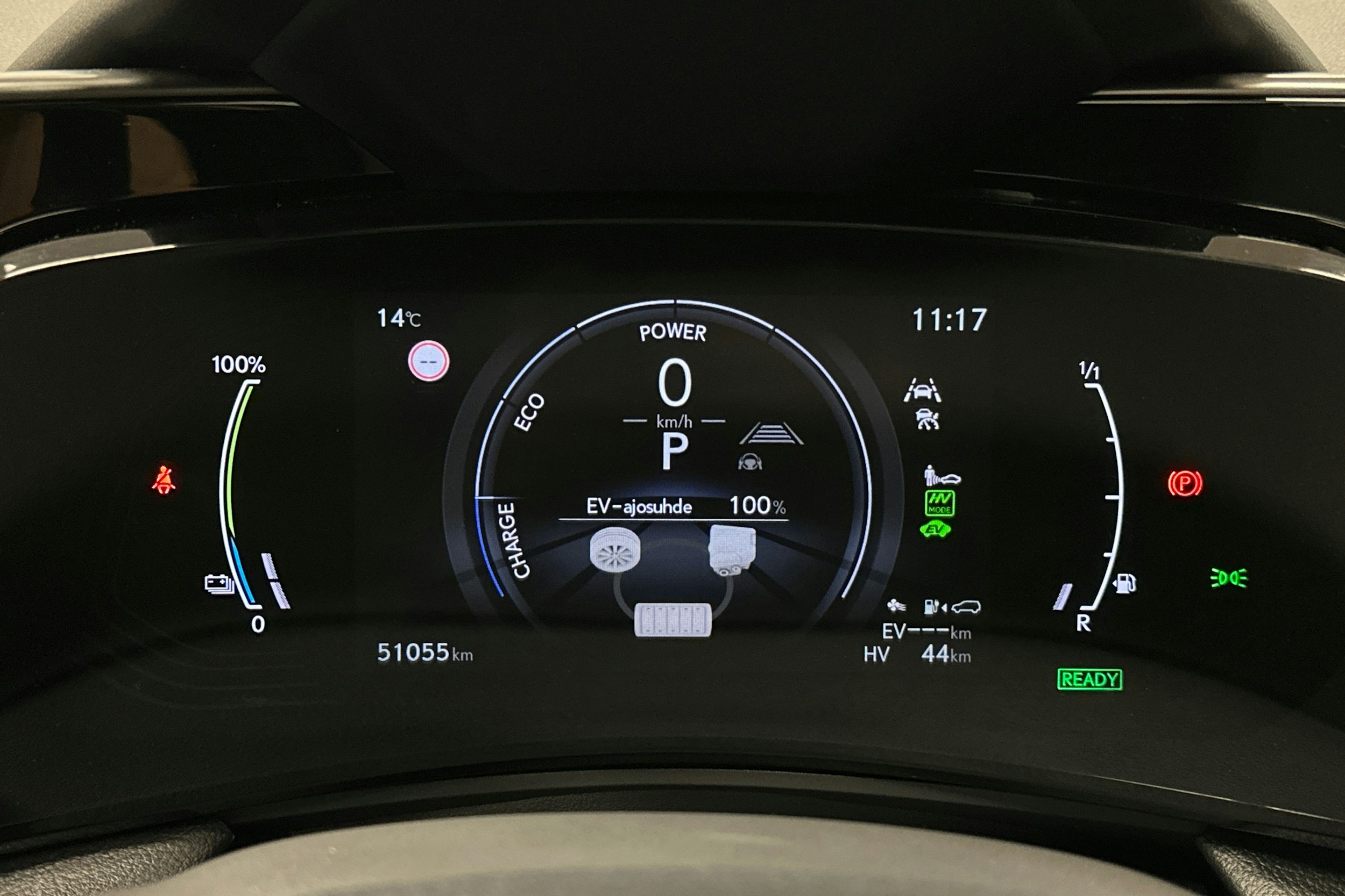 musta Lexus NX 2022 kuva 24.