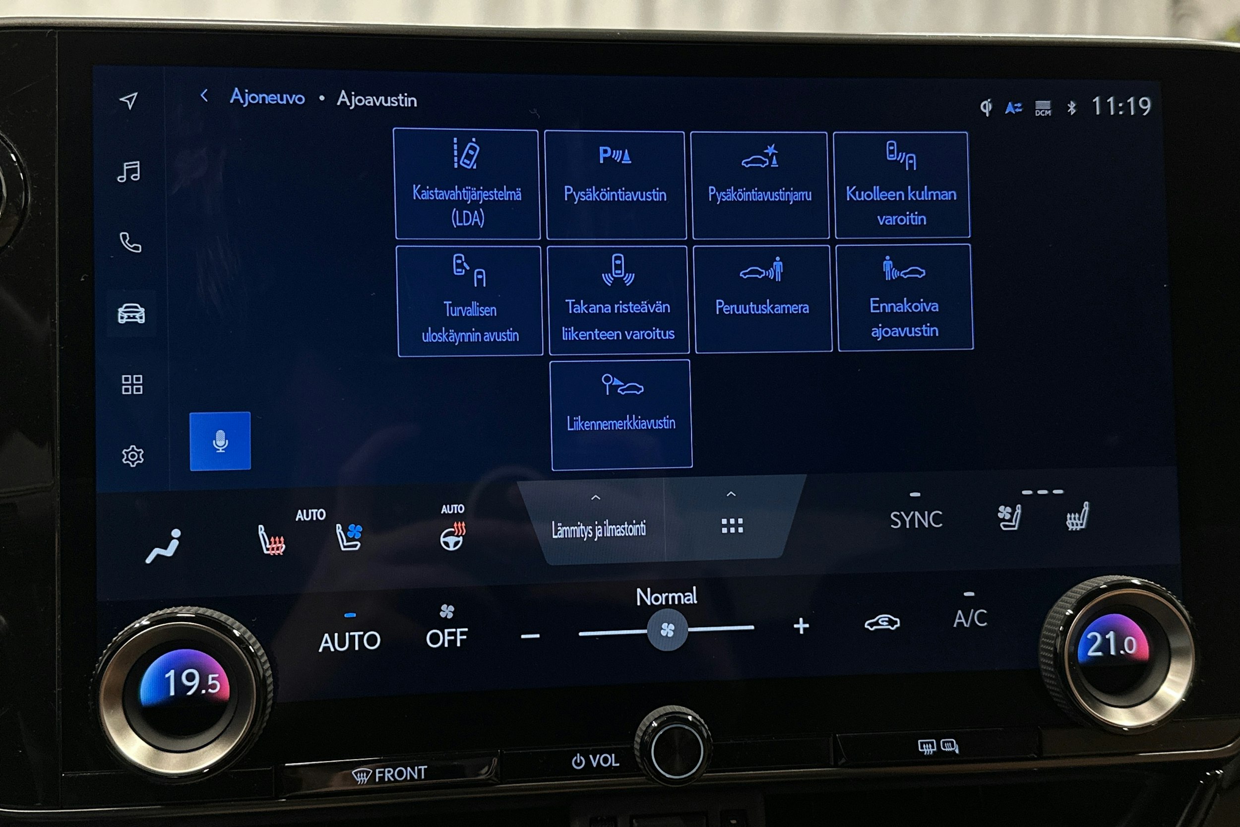 musta Lexus NX 2022 kuva 27.