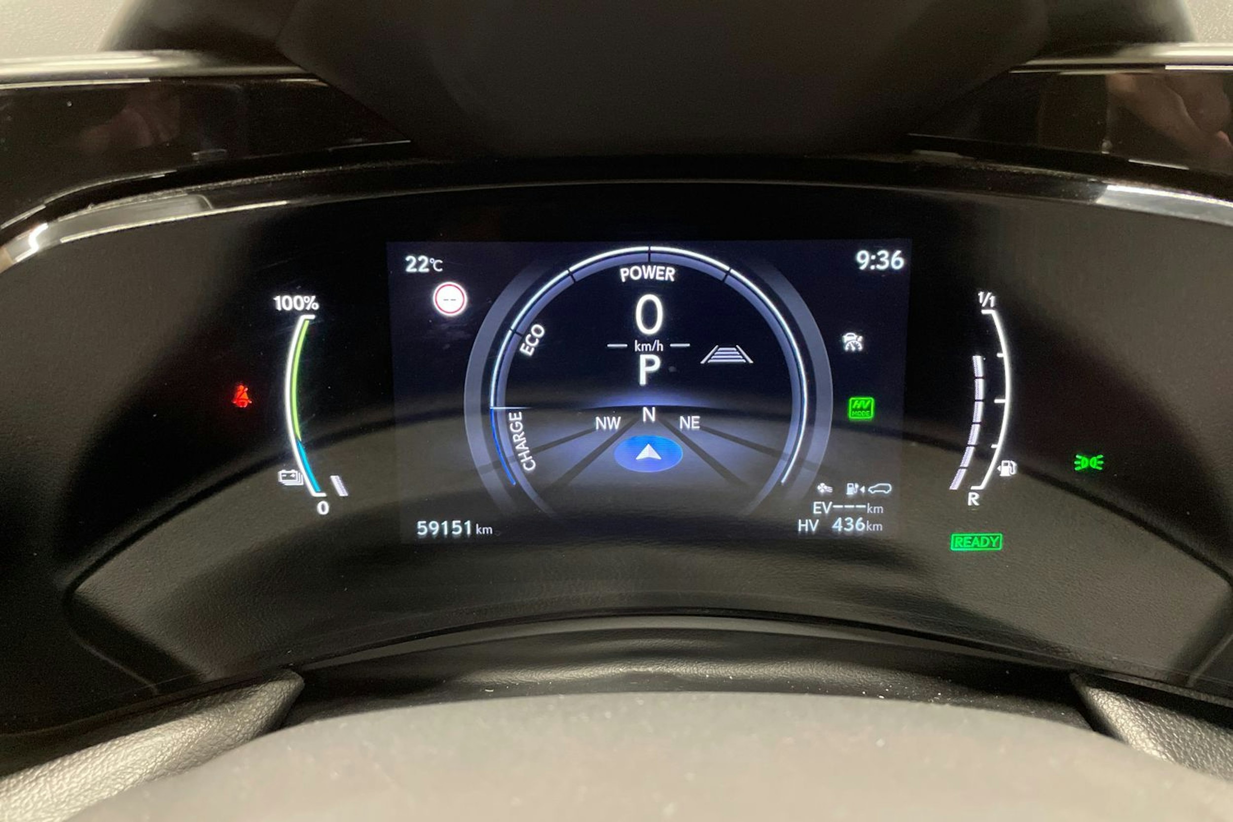 Musta Lexus NX 2022 kuva 16.