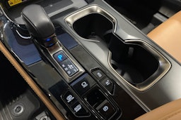 Musta Lexus NX 2022 kuva 19.