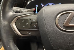 Musta Lexus NX 2022 kuva 27.