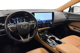 musta Lexus NX 2022 kuva 6.