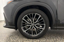 musta Lexus NX 2022 kuva 10.