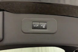 musta Lexus NX 2022 kuva 13.
