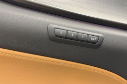 musta Lexus NX 2022 kuva 15.