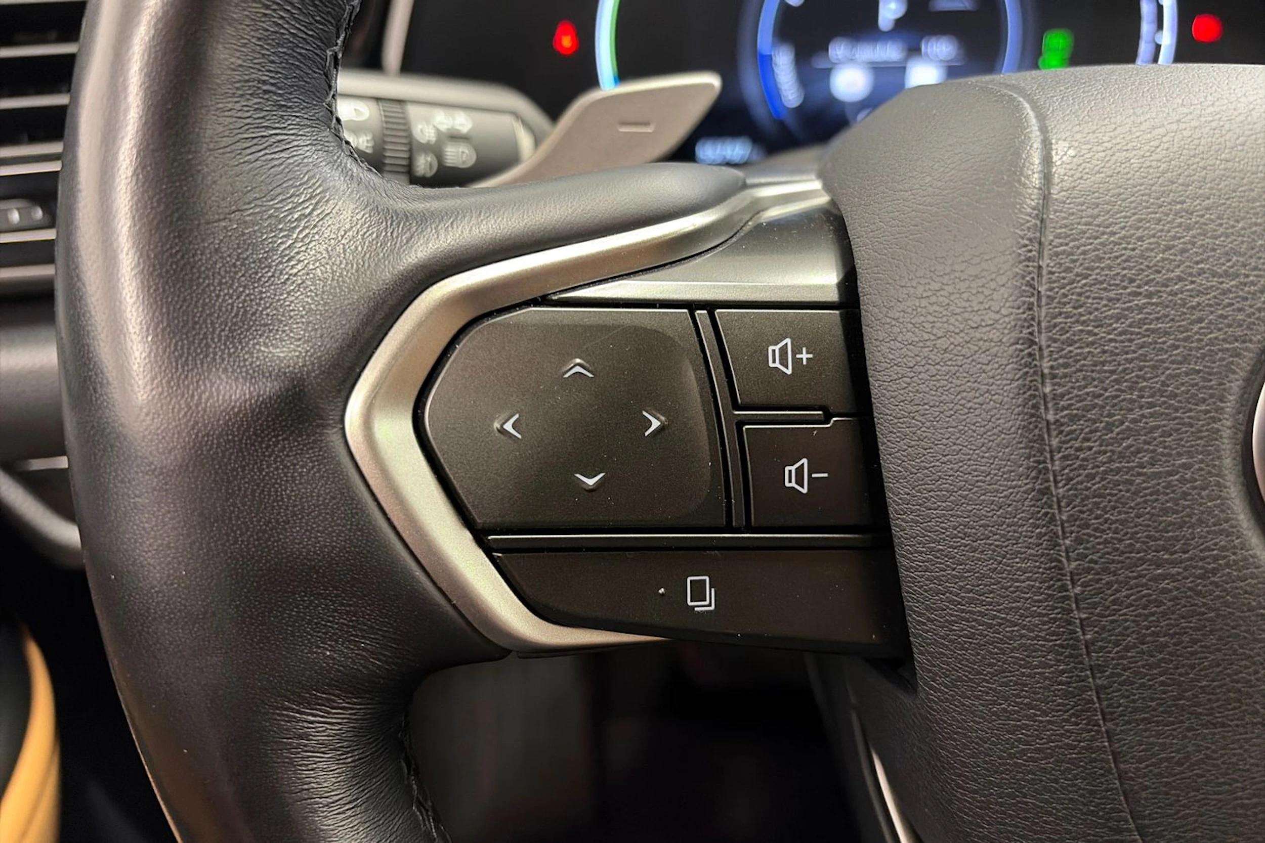 musta Lexus NX 2022 kuva 20.