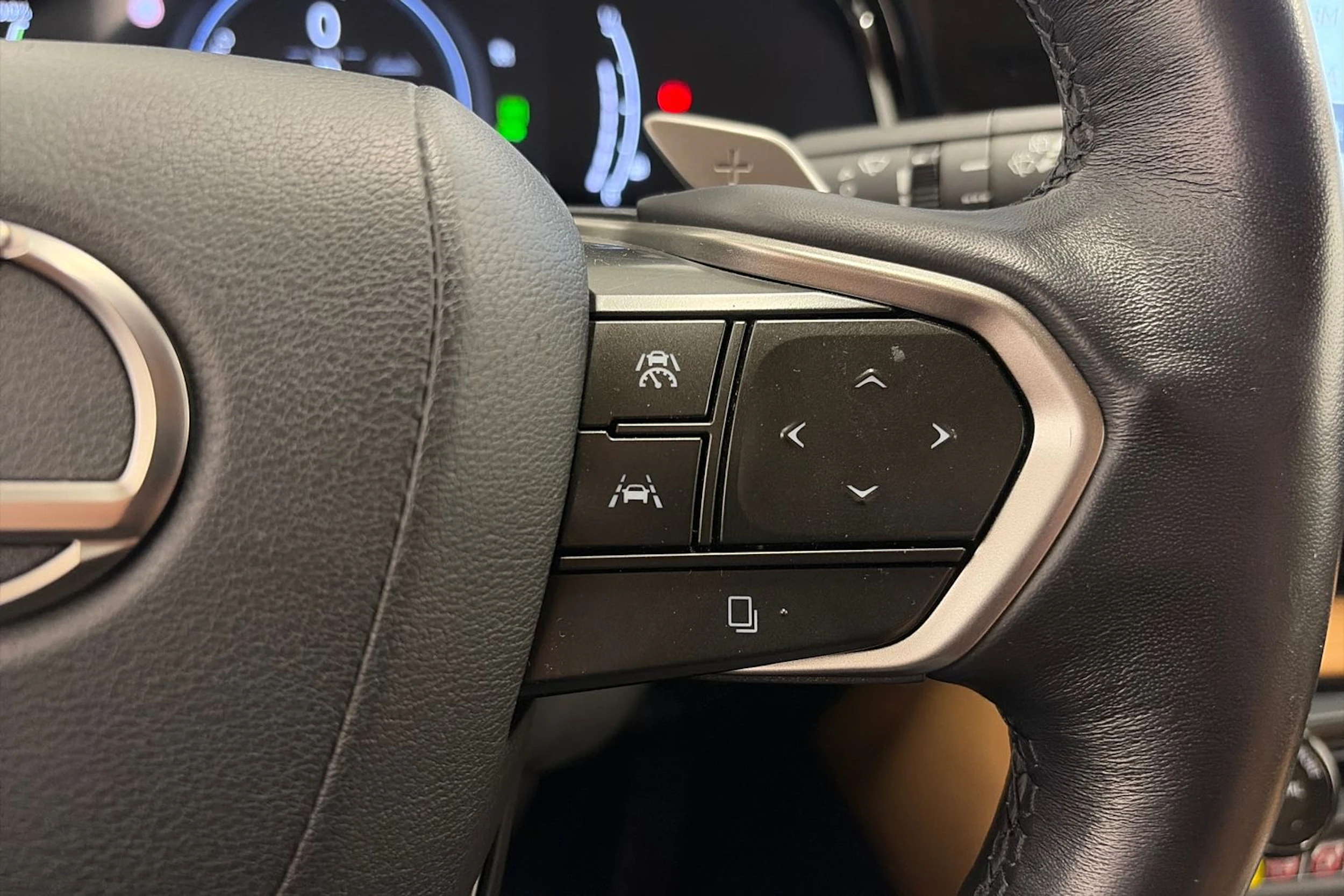 musta Lexus NX 2022 kuva 21.