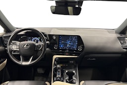 musta Lexus NX 2023 kuva 8.