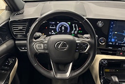 musta Lexus NX 2023 kuva 9.