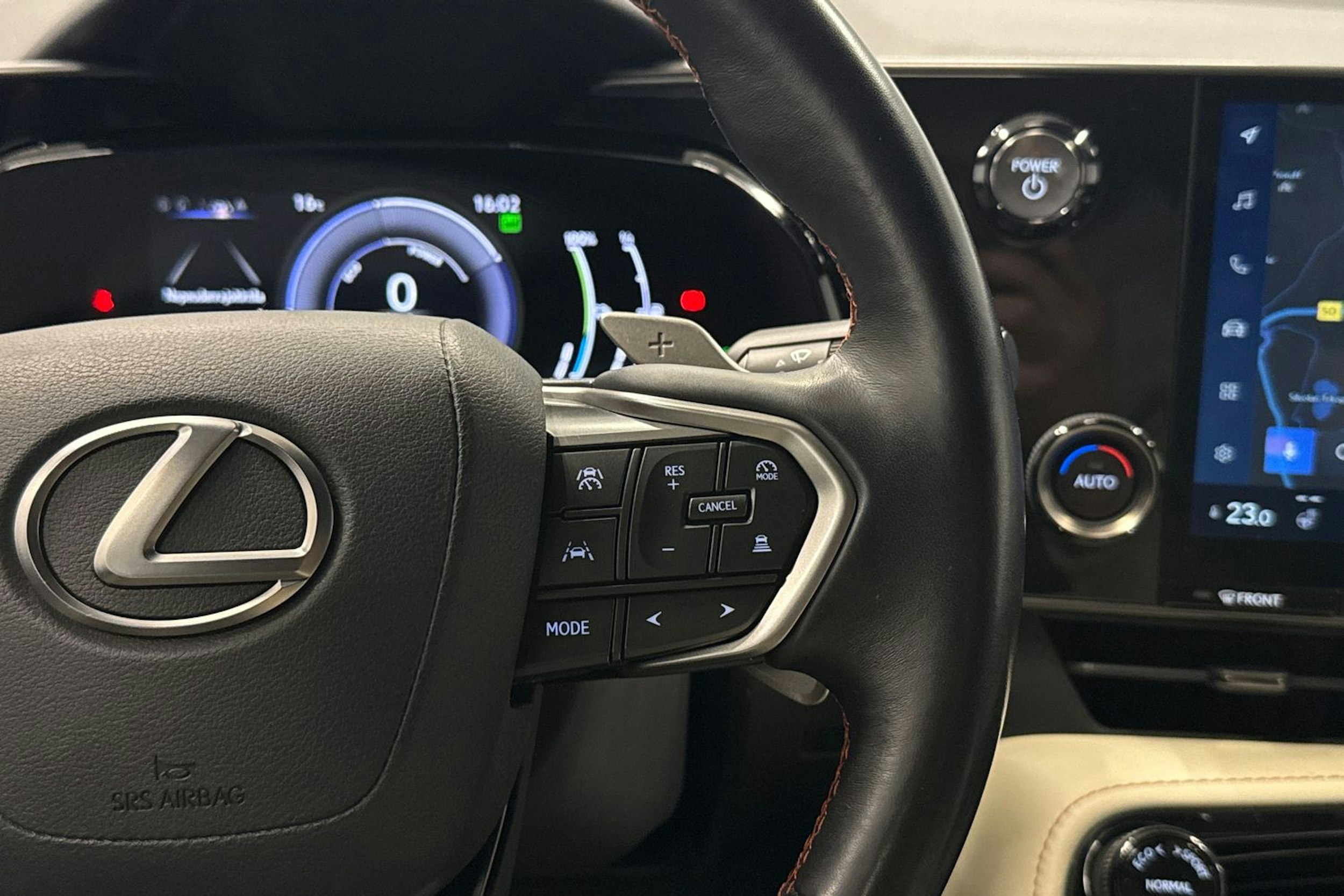 musta Lexus NX 2023 kuva 11.