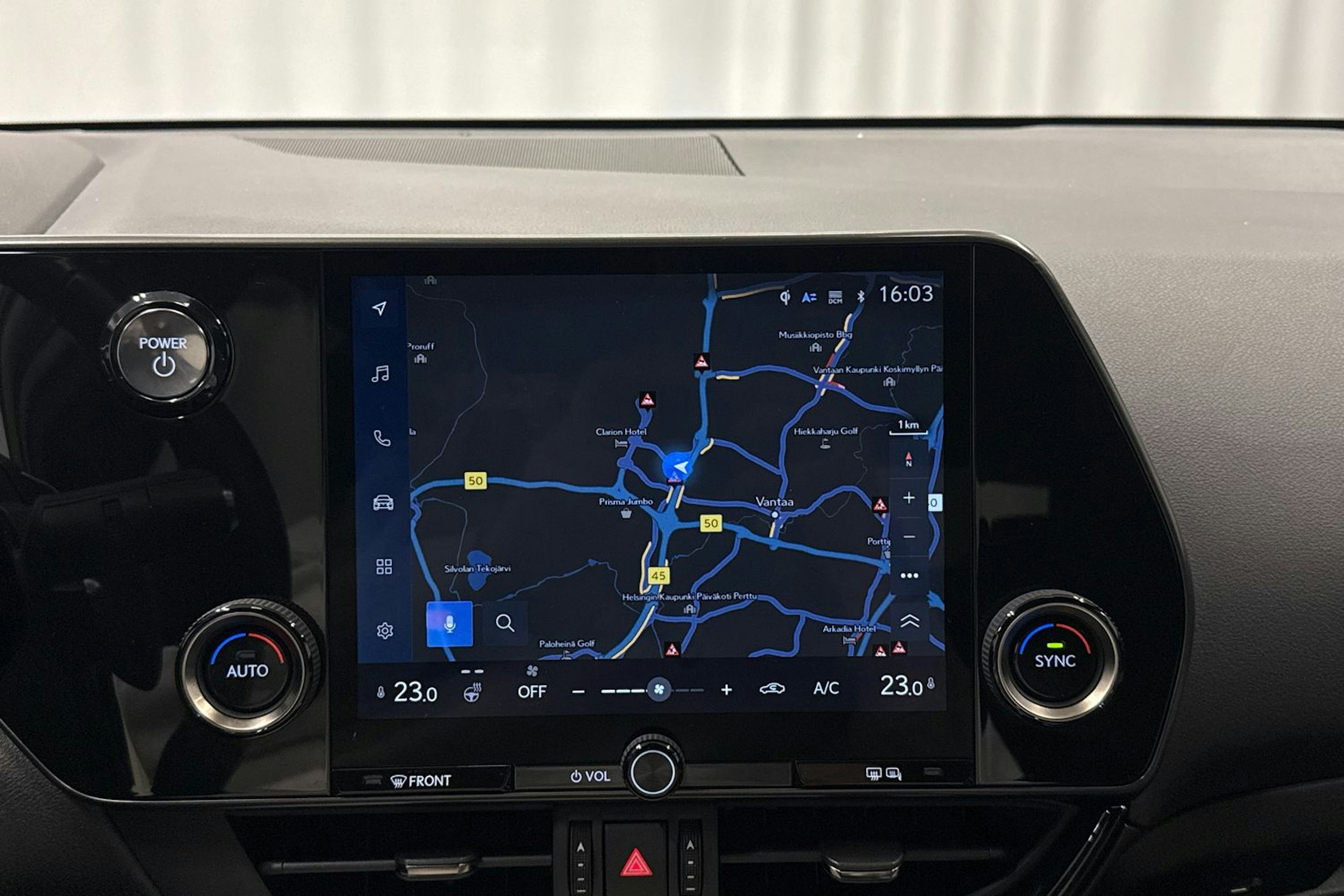 musta Lexus NX 2023 kuva 13.