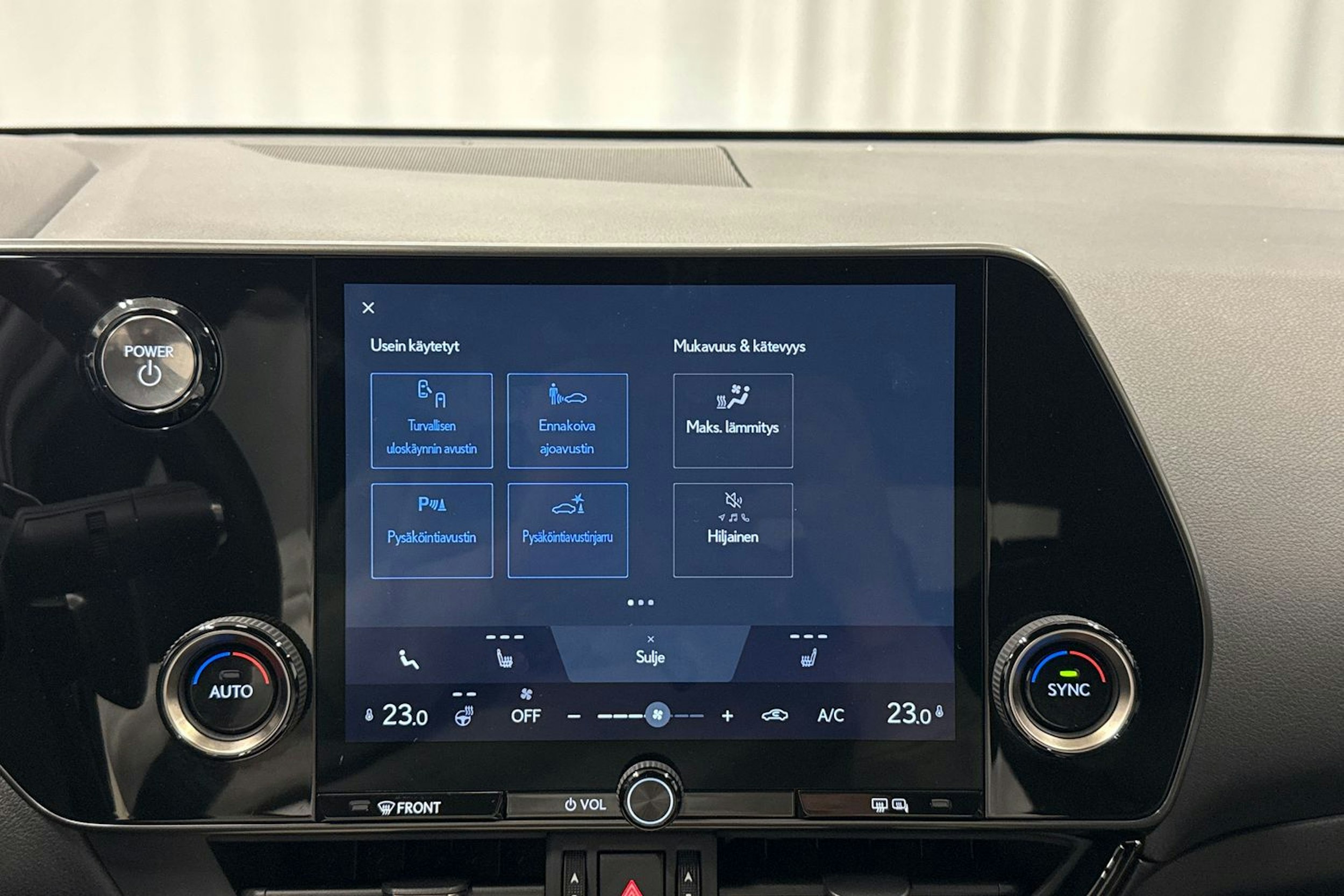 musta Lexus NX 2023 kuva 14.