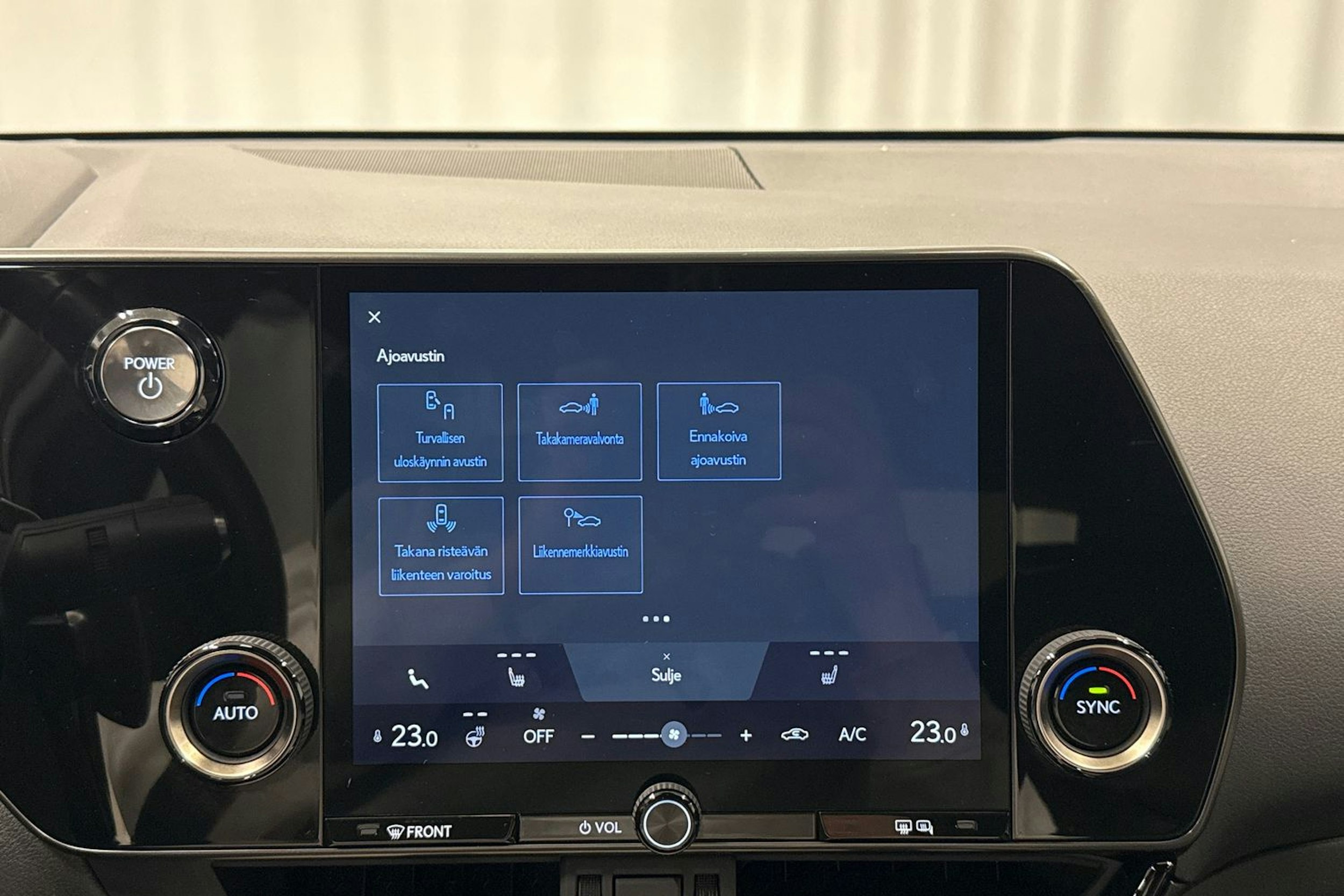 musta Lexus NX 2023 kuva 15.
