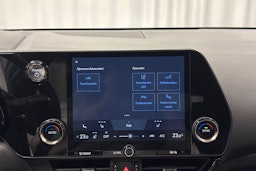 musta Lexus NX 2023 kuva 16.