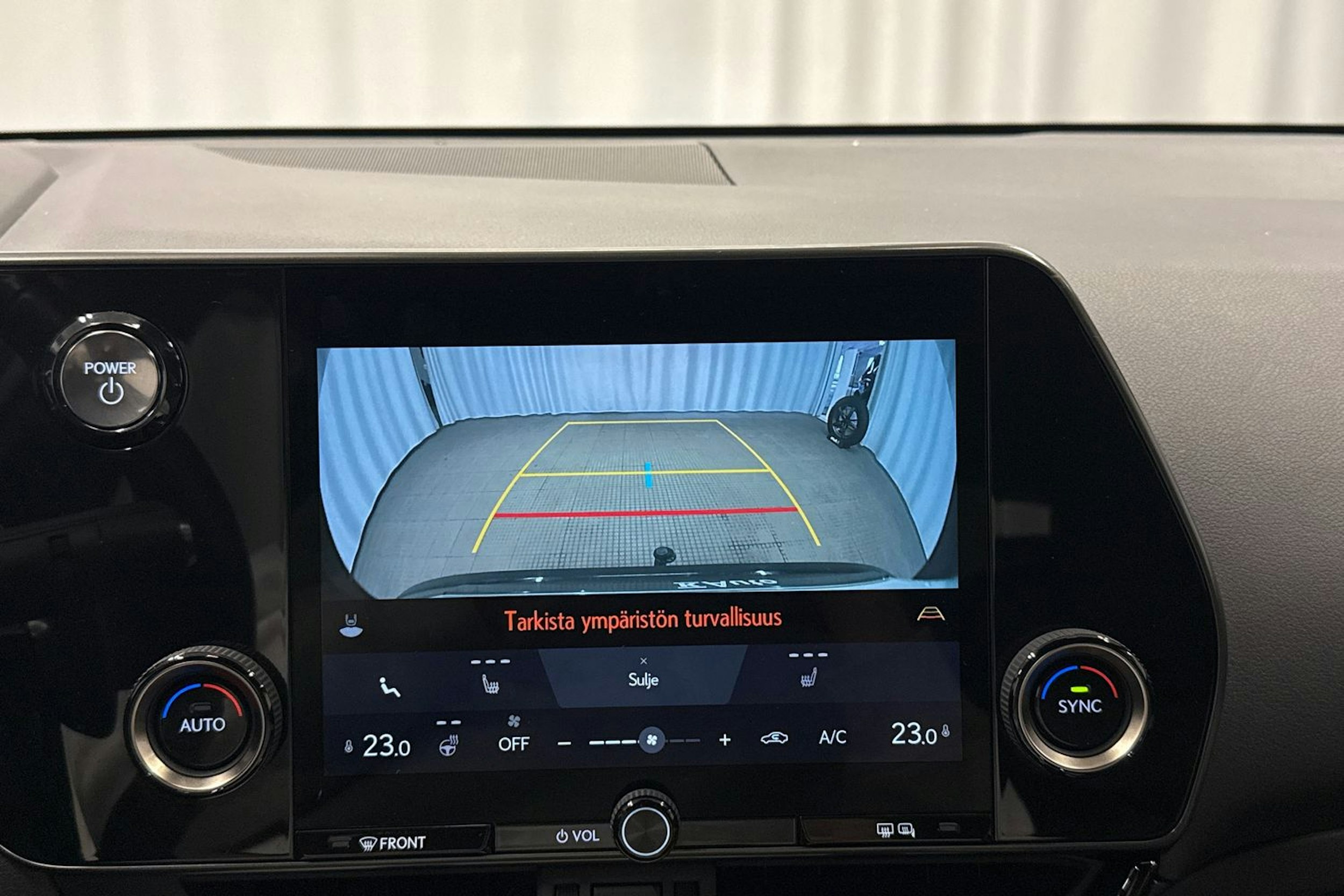 musta Lexus NX 2023 kuva 17.