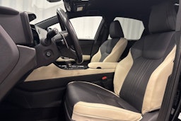 musta Lexus NX 2023 kuva 21.
