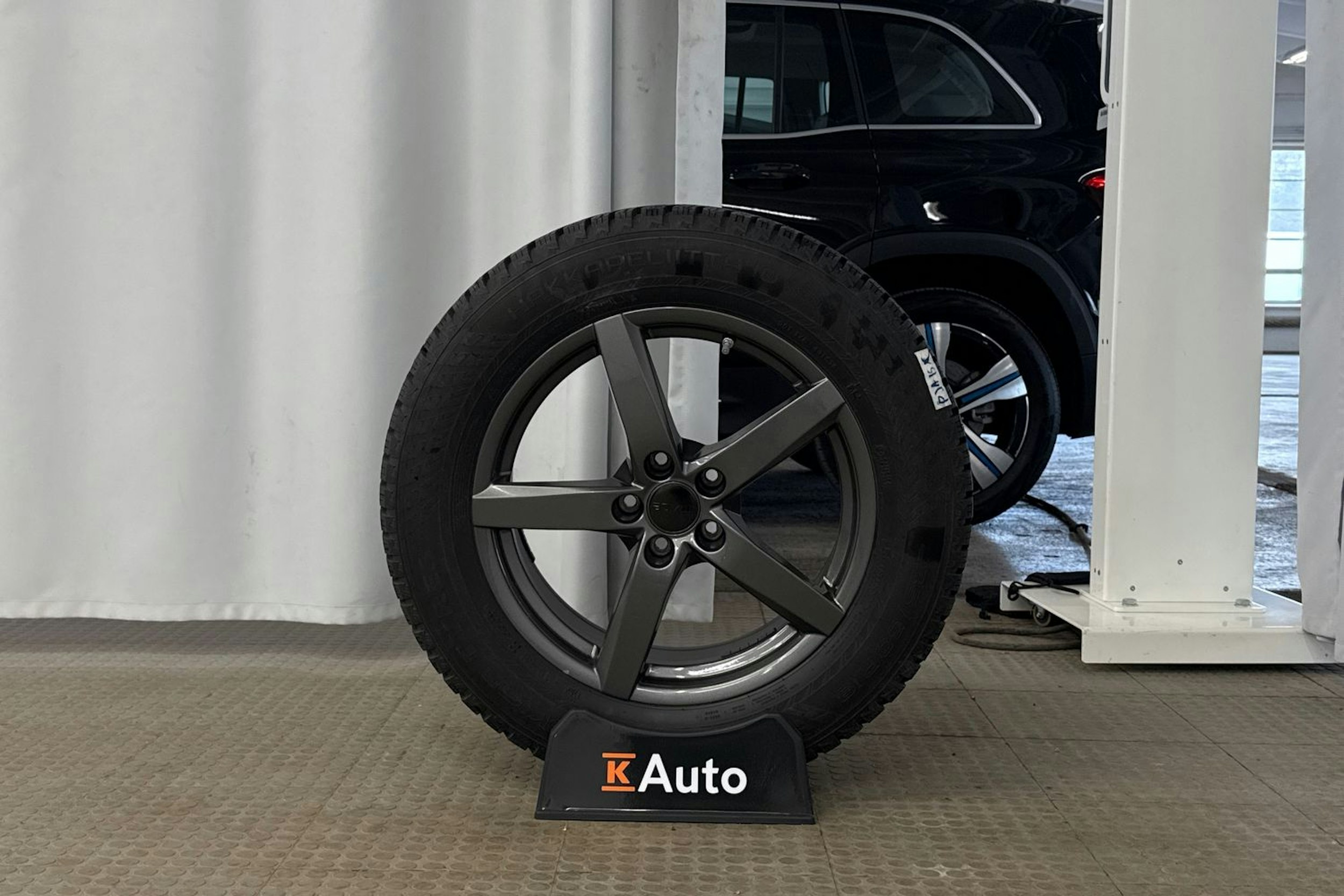 musta Lexus NX 2023 kuva 28.