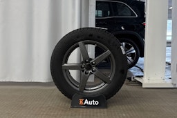 musta Lexus NX 2023 kuva 28.