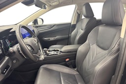Musta Lexus NX 2023 kuva 11.