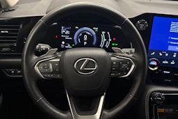 Musta Lexus NX 2023 kuva 14.