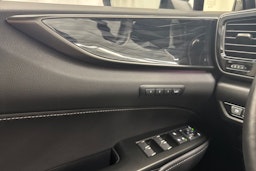 Musta Lexus NX 2023 kuva 18.