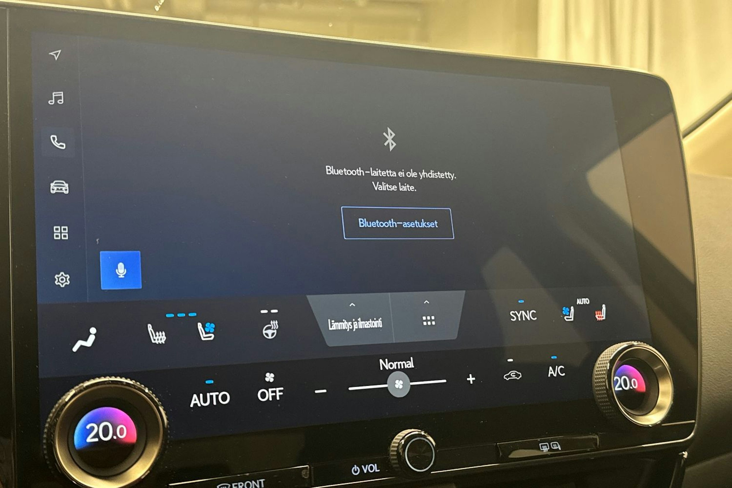 Musta Lexus NX 2023 kuva 24.