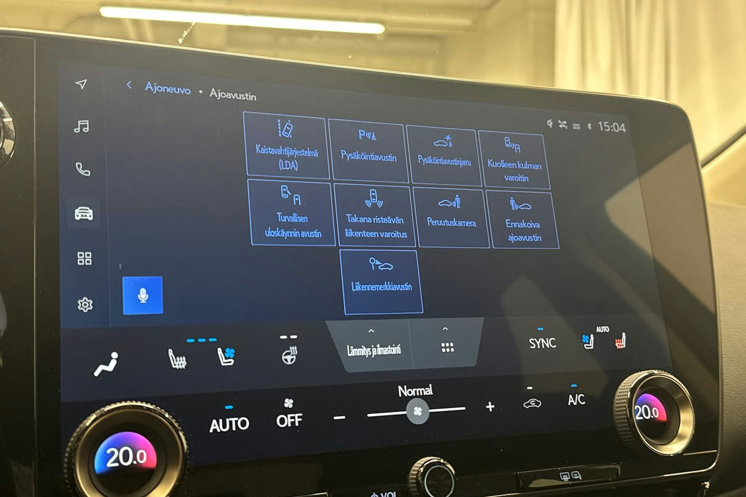 Musta Lexus NX 2023 kuva 26.