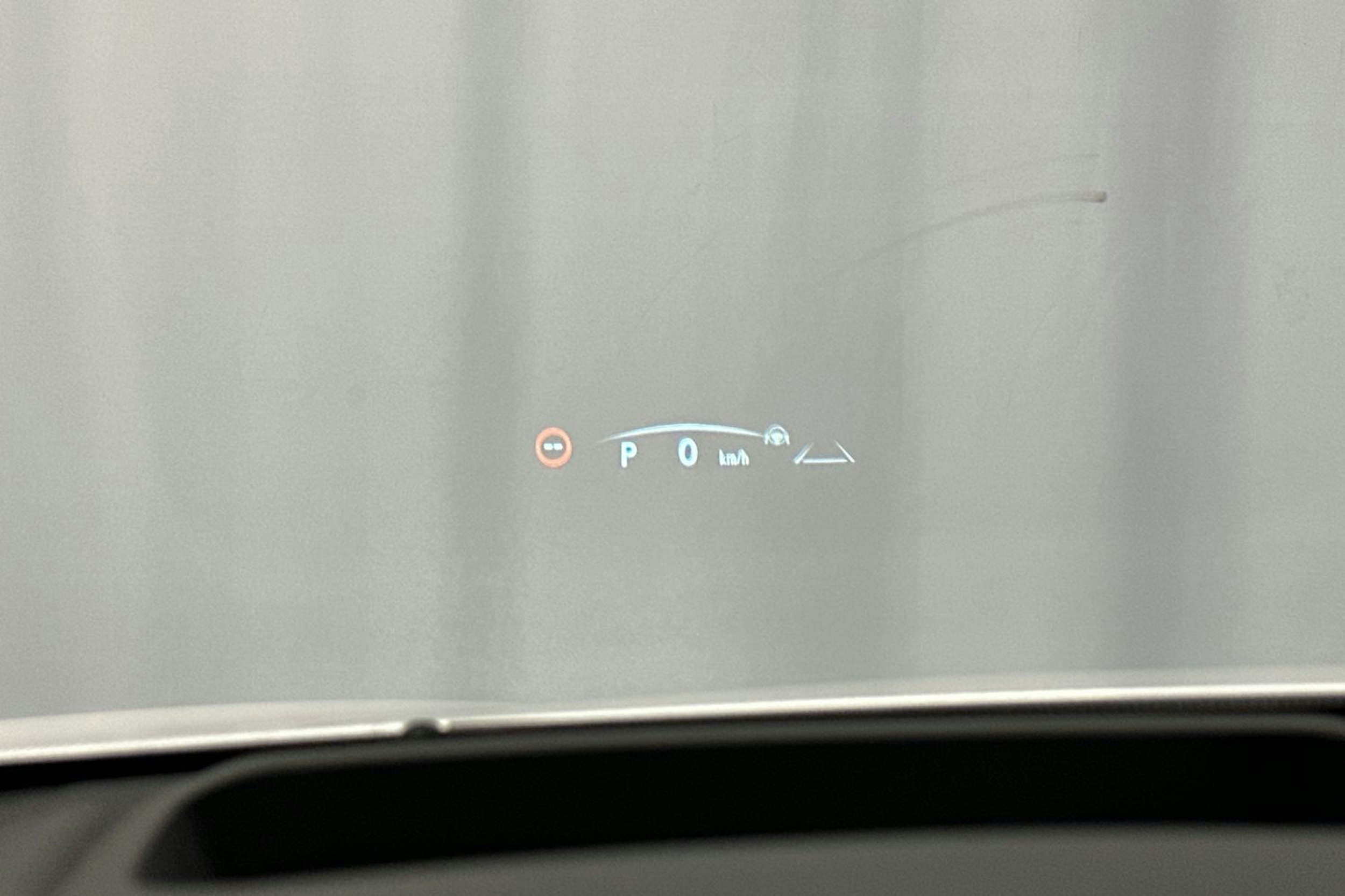 valkoinen Lexus NX 2024 kuva 19.