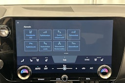 valkoinen Lexus NX 2024 kuva 22.