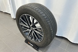 valkoinen Lexus NX 2024 kuva 29.