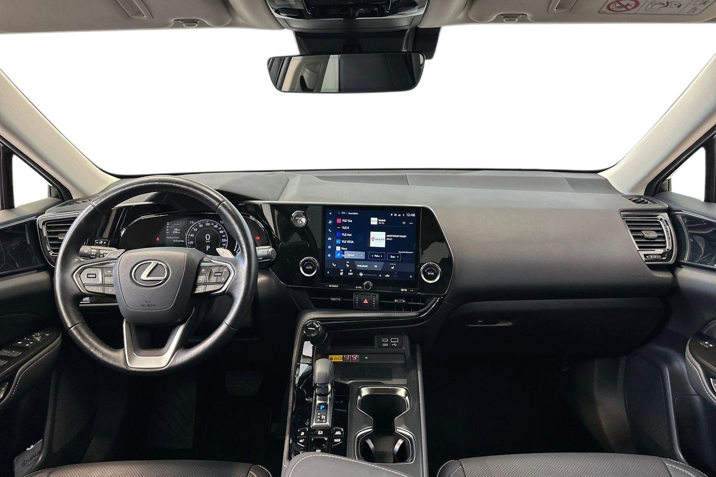 harmaa Lexus NX 2024 kuva 9.